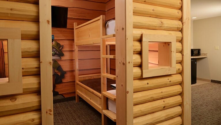 The cabin and bunk beds in the KidCabin Suite 